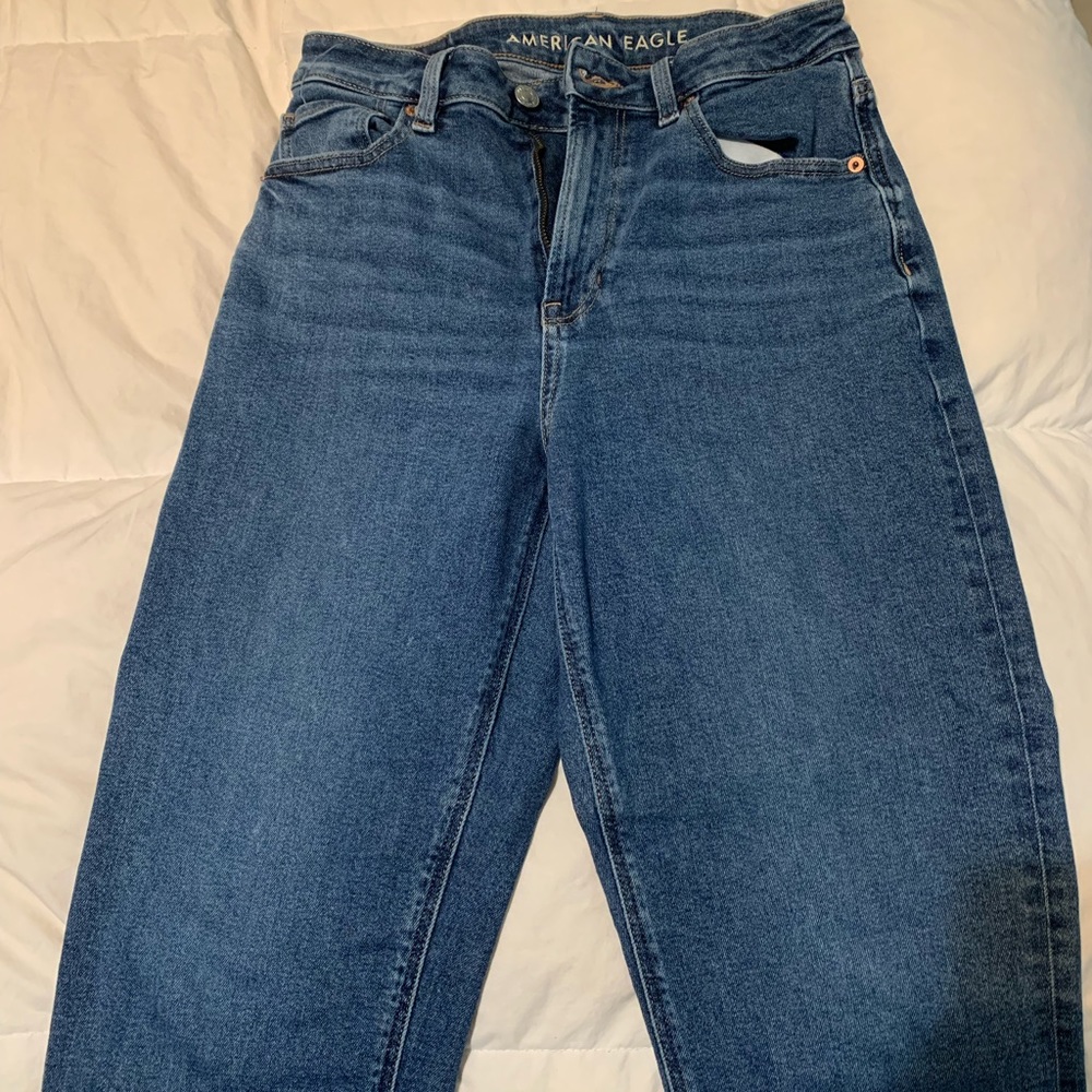 American Eagles jeans for SALE!! Lightly worn and in good condition.